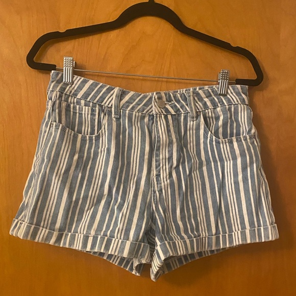 Pacsun Mom Shorts - Picture 2 of 3